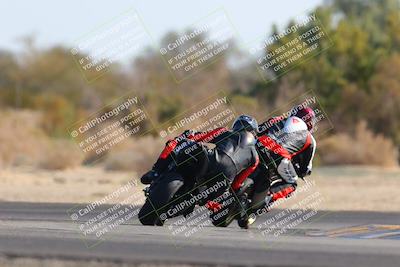 media/Dec-18-2022-SoCal Trackdays (Sun) [[8099a50955]]/Turn 7 Backside (1125am)/